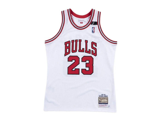 Michael Jordan Mitchell and Ness Chicago Bulls Home Authentic Jersey 1991-92 - pickUP